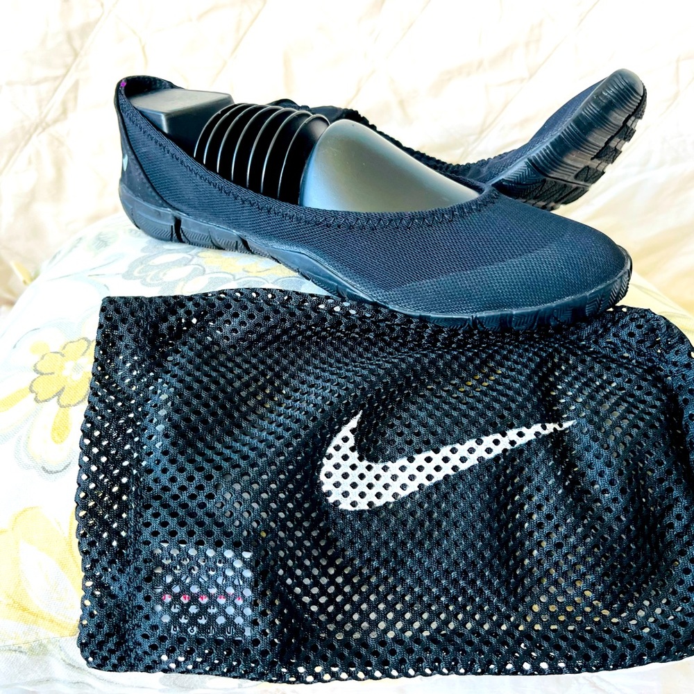 Nike Flats